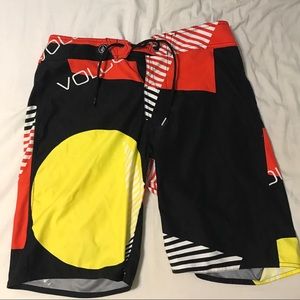 Volcom board shorts size 32